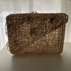 Kaanas wicker clutch